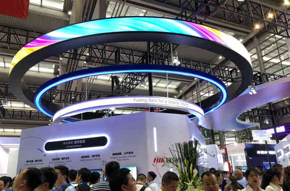 深圳展臺搭建設(shè)計公司?？低暽钲诎膊钲谡古_設(shè)計搭建